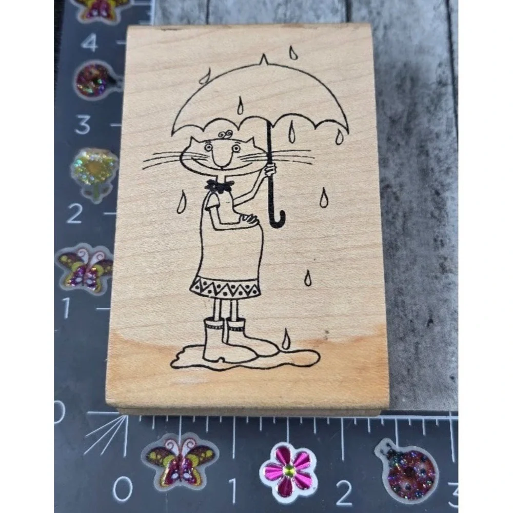 American Art Stamp Cat Kitty in Rain Umbrella 2000 Rubber Stamp Wood #P38
